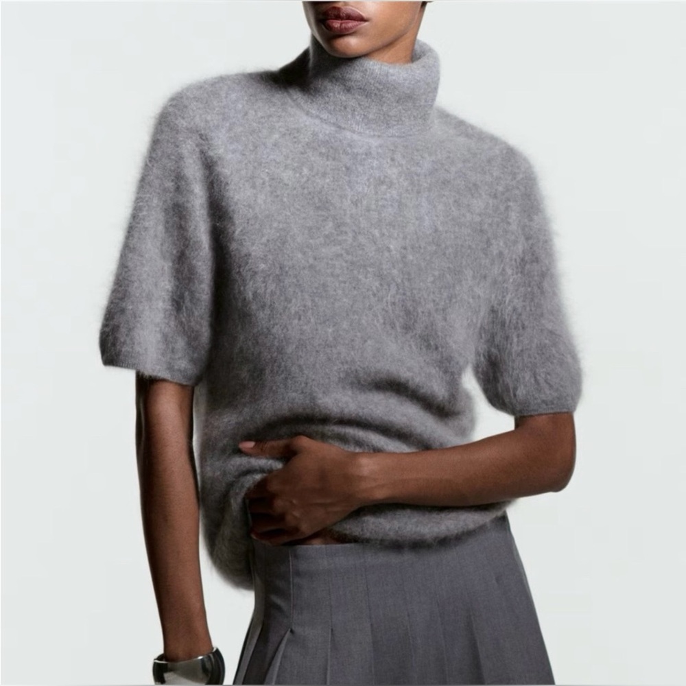 H&M Cashmere Turtleneck - Large